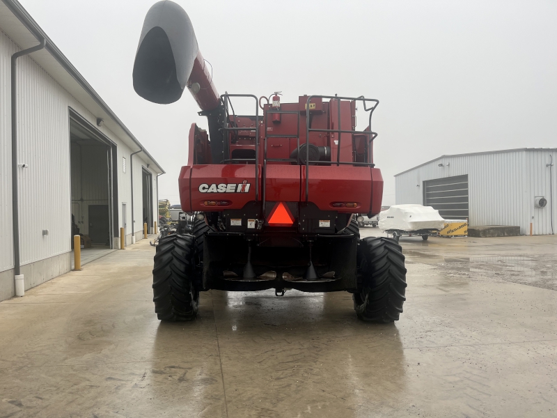 2009 CASE IH 7088 COMBINE