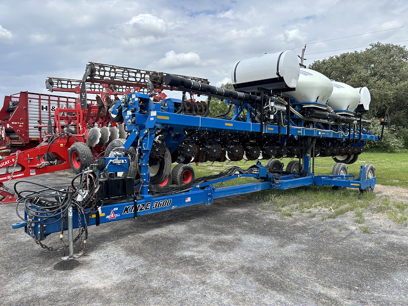 2014 KINZE 3600 ASD PLANTER