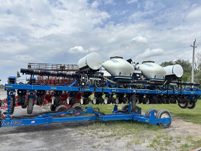 2014 KINZE 3600 ASD PLANTER