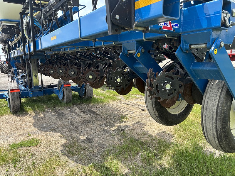 2014 KINZE 3600 ASD PLANTER