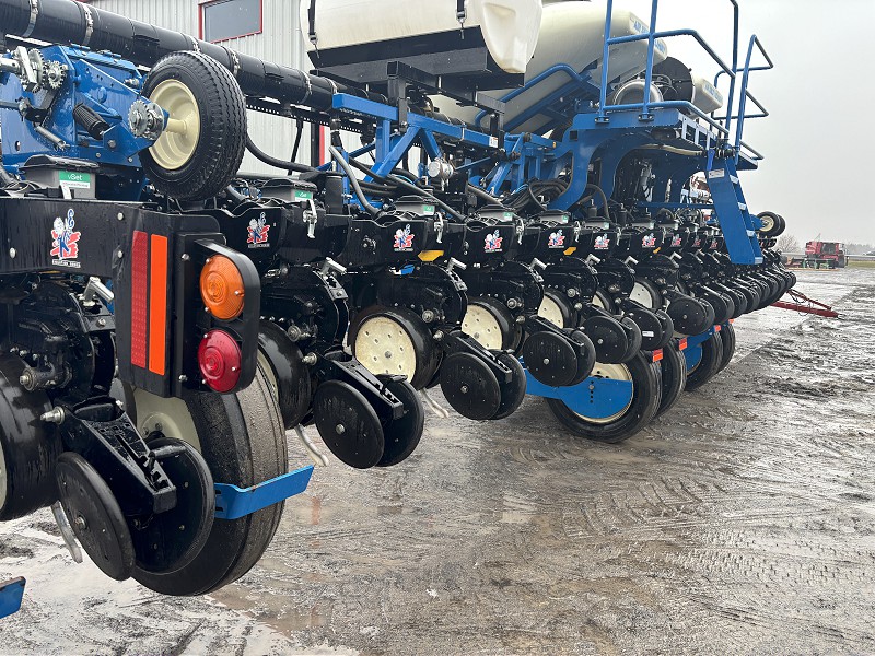2014 KINZE 3600 ASD PLANTER
