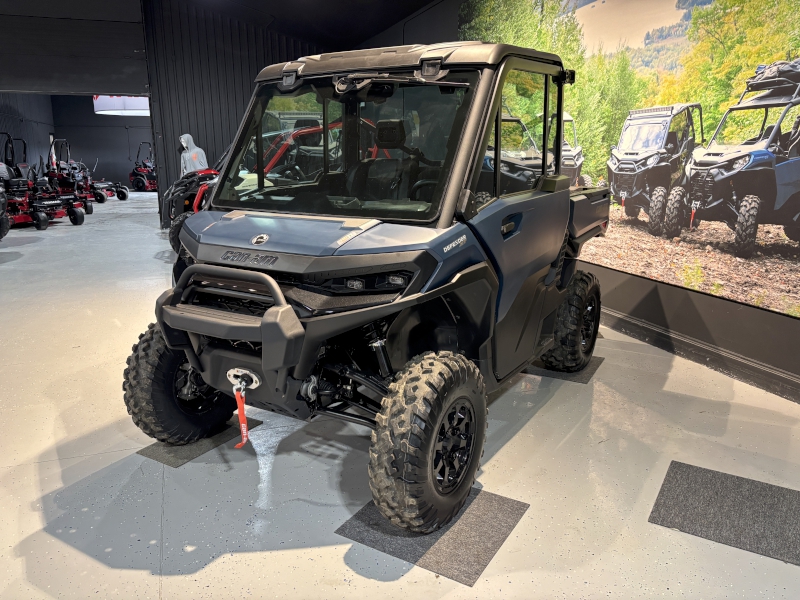 Side-by-Side/Utility Vehicle  2026 CAN-AM DEFENDER XT CAB HD11 SIDE BY SIDE WITH TOUCHSCREEN Photo