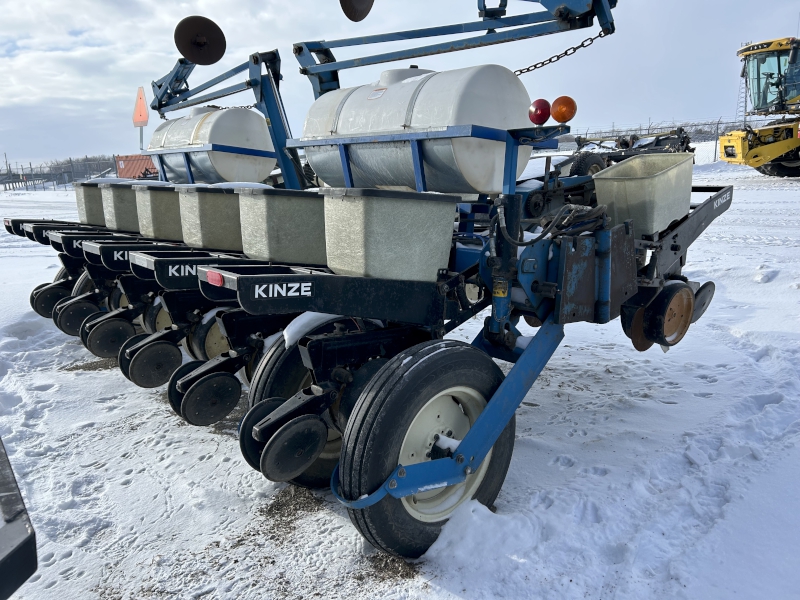 1990 KINZE EF-ECONO FOLD PLANTER