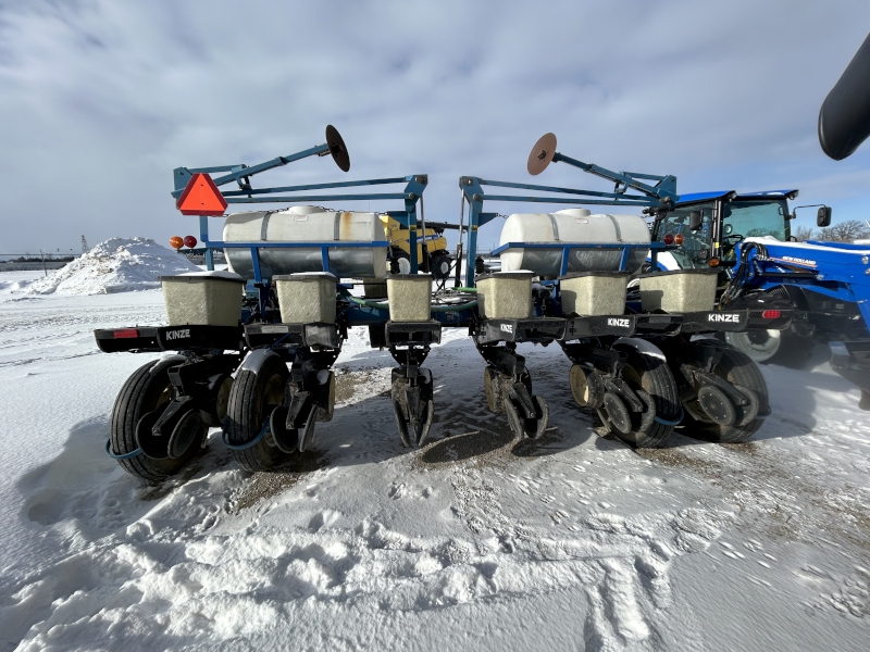 1990 KINZE EF-ECONO FOLD PLANTER