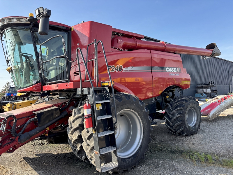 2017 CASE IH 7240 AXIAL FLOW COMBINE