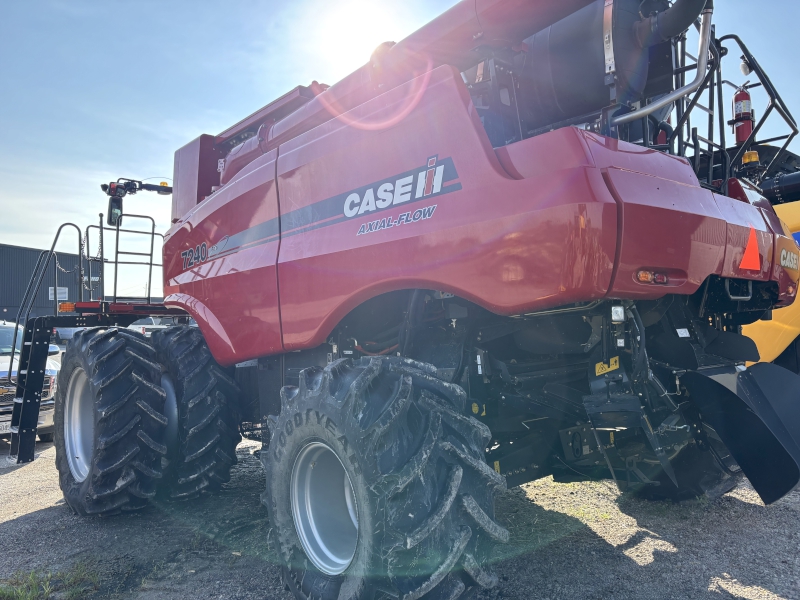2017 CASE IH 7240 AXIAL FLOW COMBINE