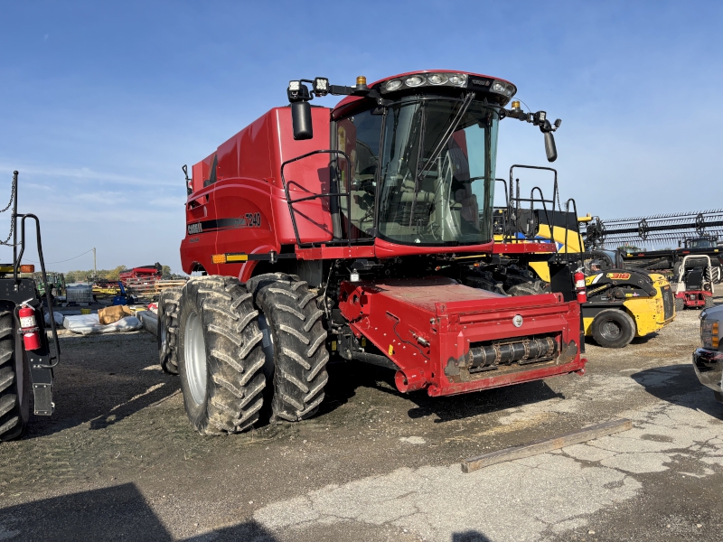 2017 CASE IH 7240 AXIAL FLOW COMBINE