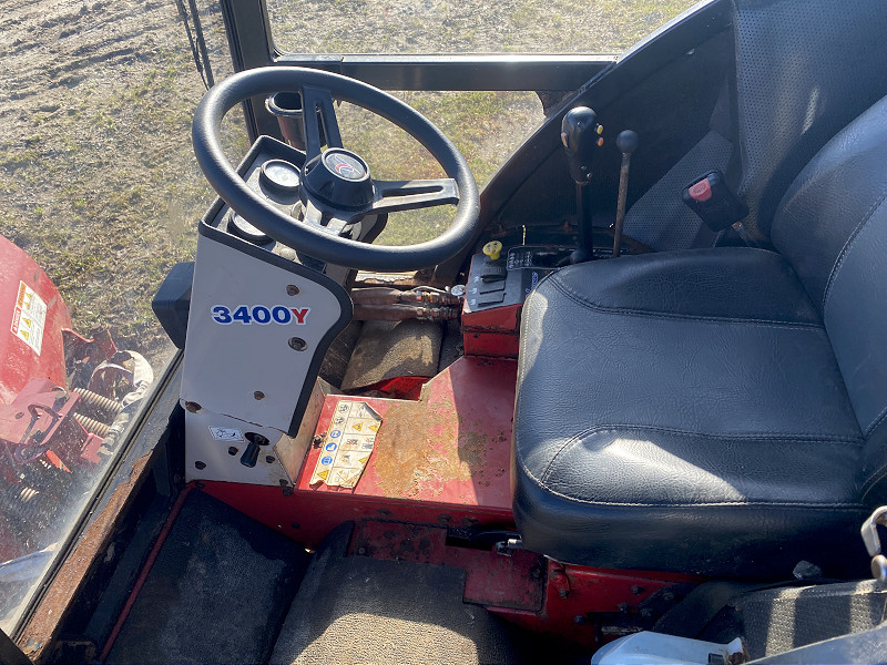 2017 VENTRAC 3400Y COMPACT 4WD TRACTOR WITH V-BLADE