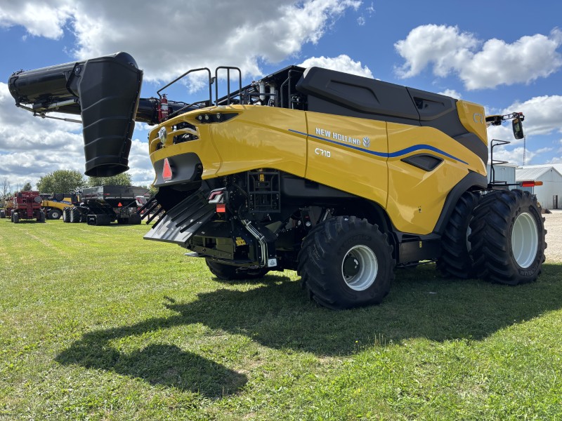 2026 NEW HOLLAND CR10 COMBINE