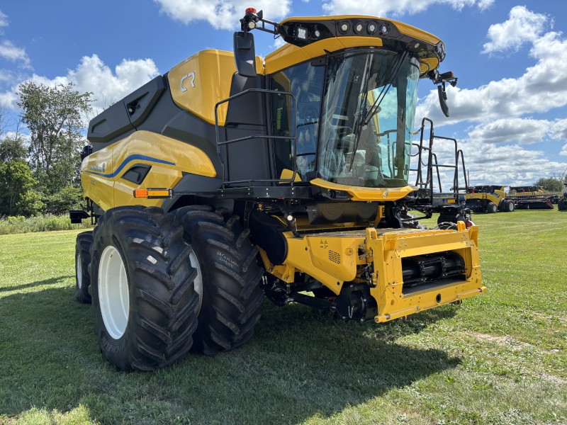 2026 NEW HOLLAND CR10 COMBINE