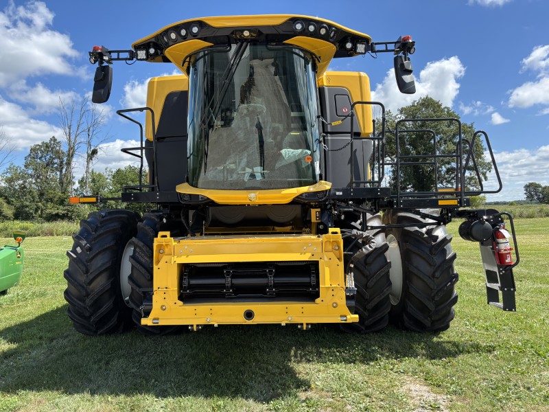 2026 NEW HOLLAND CR10 COMBINE