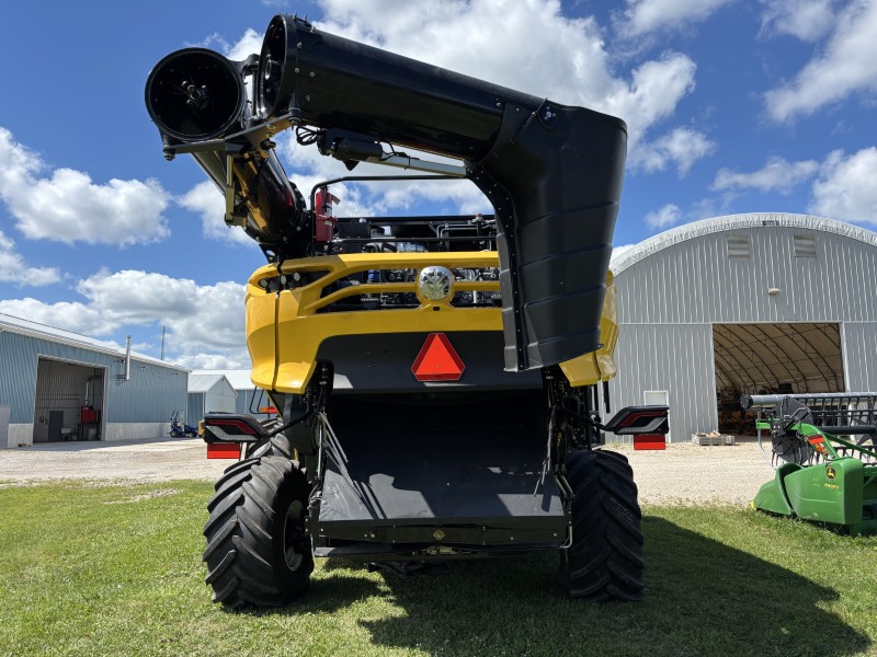 2026 NEW HOLLAND CR10 COMBINE