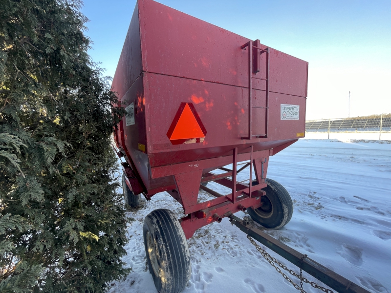 UNVERFERTH 225 GRAVITY BOX