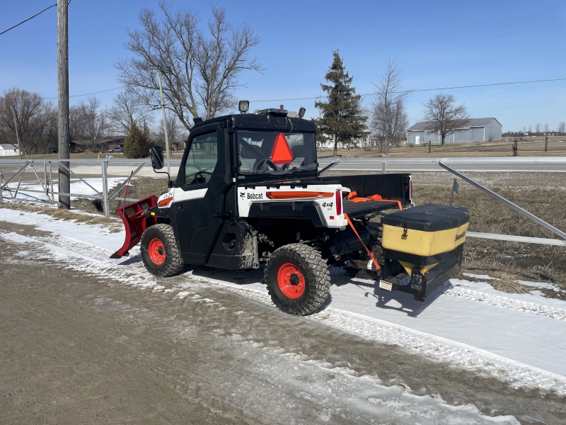 2022 BOBCAT UV34 UTILITY VEHICLE PACKAGE WITH BOSS SNOWBLADE AND SALTER