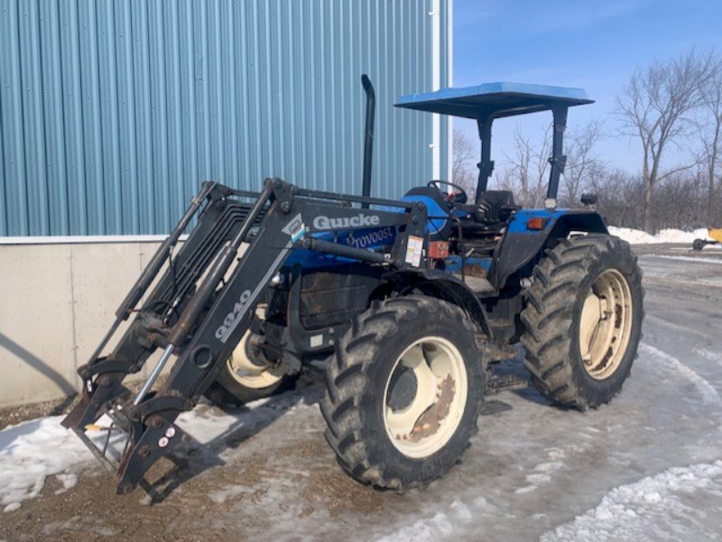 2001 NEW HOLLAND TS110 TRACTOR WITH LOADER