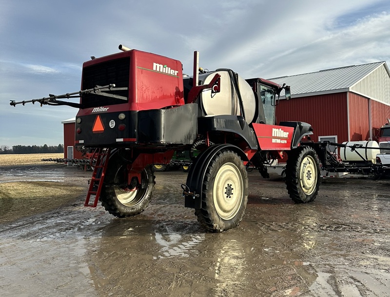 2008 MILLER 4275 SELF PROPELLED SPRAYER