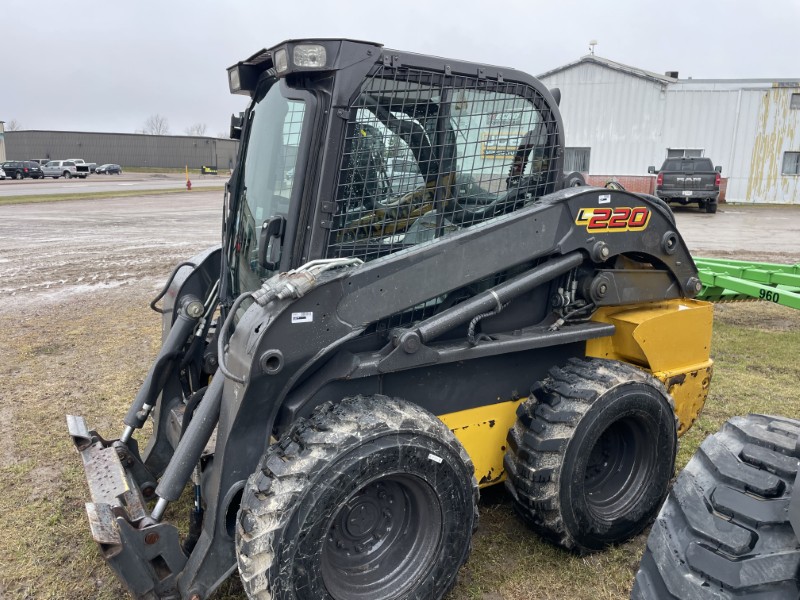 2017 NEW HOLLAND L220-T4B SKID STEER LOADER