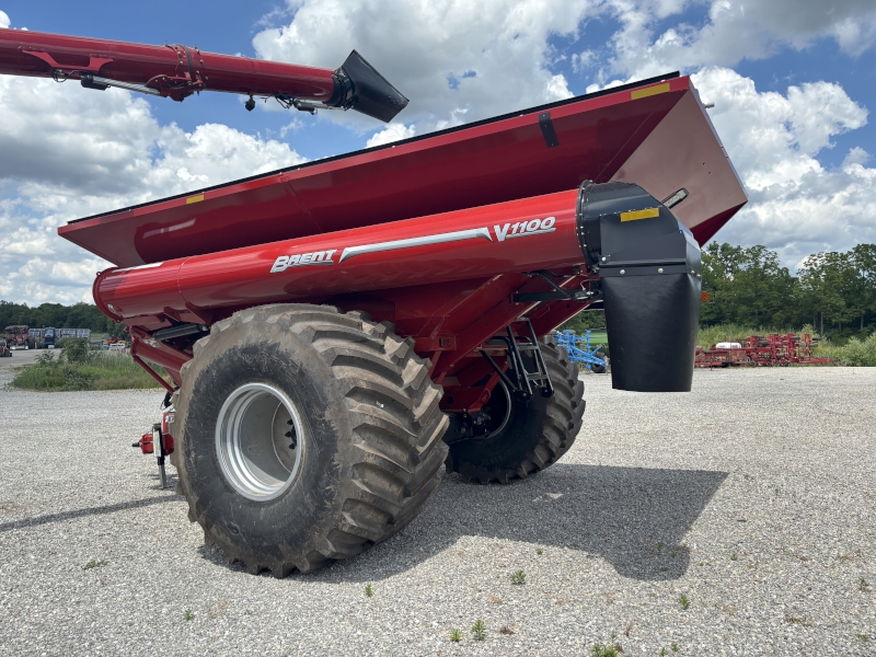 2026 BRENT V1100 V-SERIES SINGLE AUGER GRAIN CART