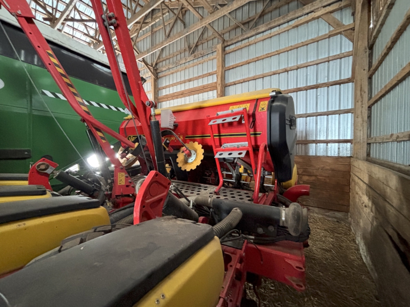 2021 VADERSTAD TEMPO F 8 ROW CORN PLANTER