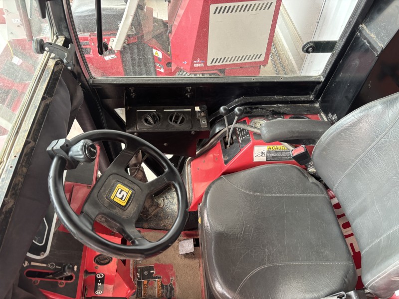 2018 STEINER 450 COMPACT ARTICULATING TRACTOR PACKAGE WITH MULTIPLE ATTACHMENTS