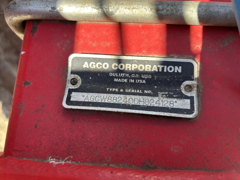 2013 MASSEY FERGUSON 8824 CORN PLANTER