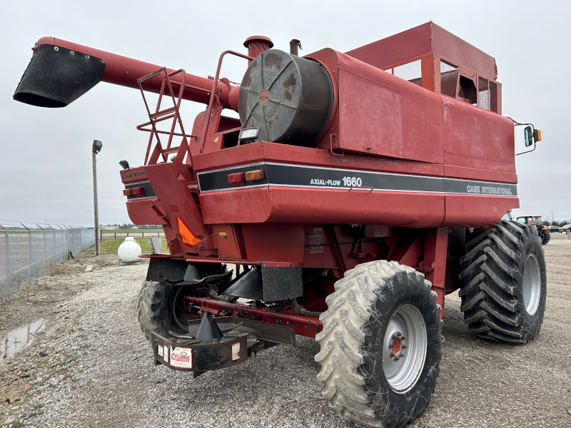1992 CASE IH 1660 AXIAL FLOW COMBINE