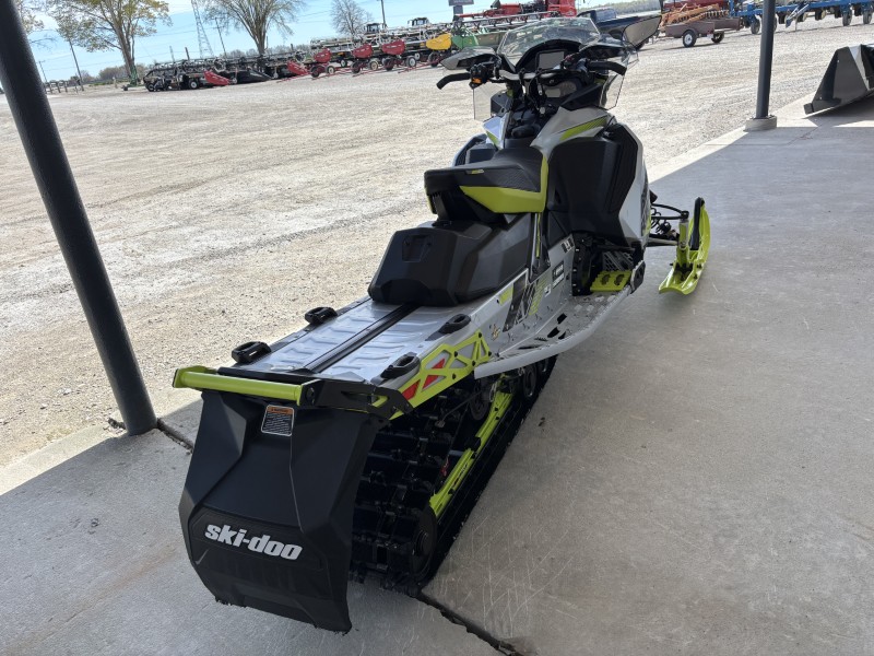 Snowmobiles  2018 SKI-DOO RENEGADE X-RS 850 E-TEC SNOWMOBILE Photo