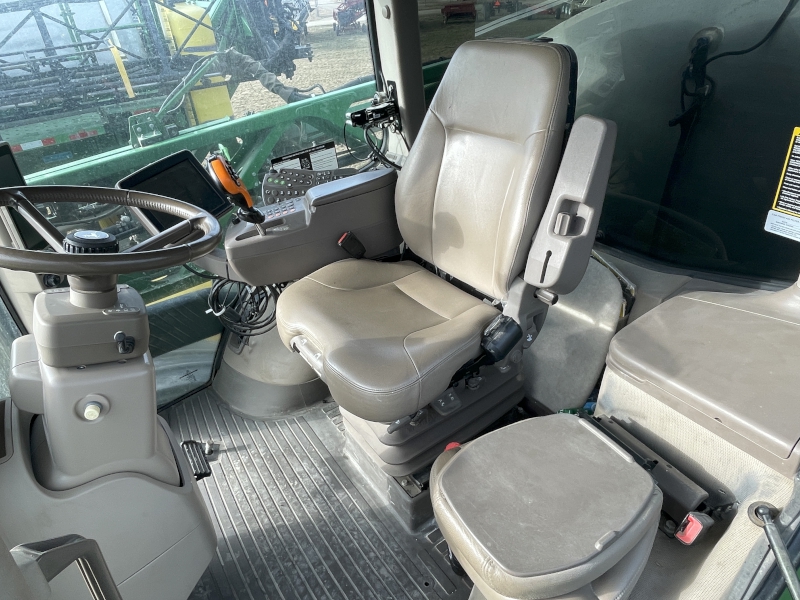 2017 JOHN DEERE 4038R SELF-PROPELLED SPRAYER