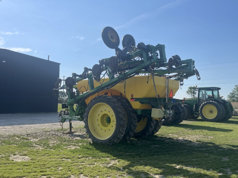 2016 FARM KING 2460 FERTILIZER APPLICATOR