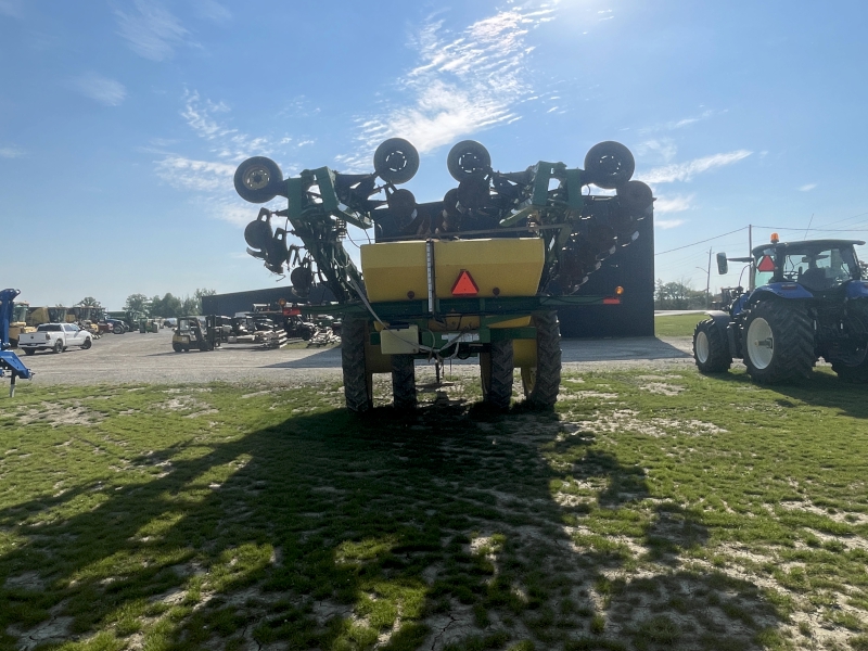 2016 FARM KING 2460 FERTILIZER APPLICATOR