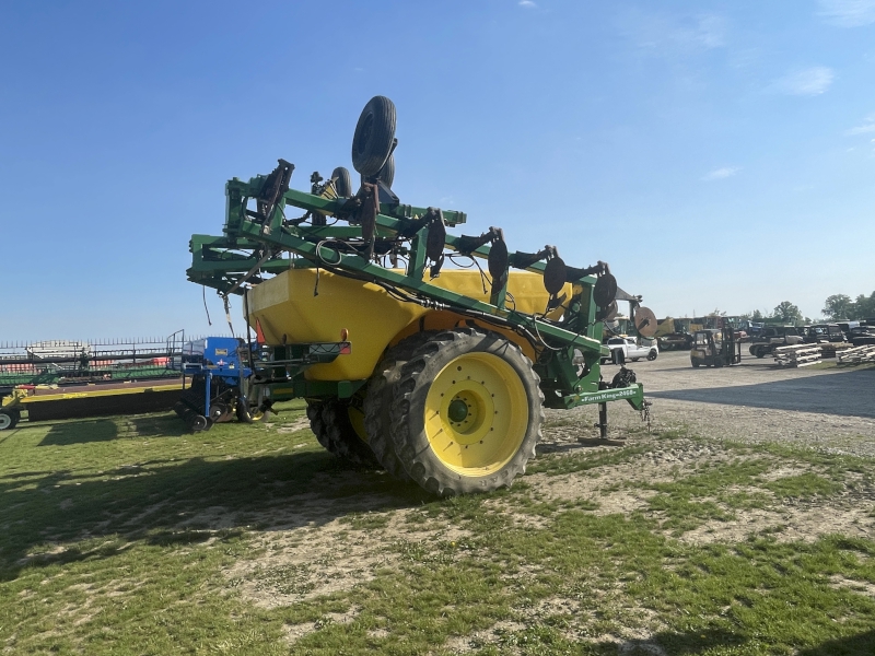 2016 FARM KING 2460 FERTILIZER APPLICATOR