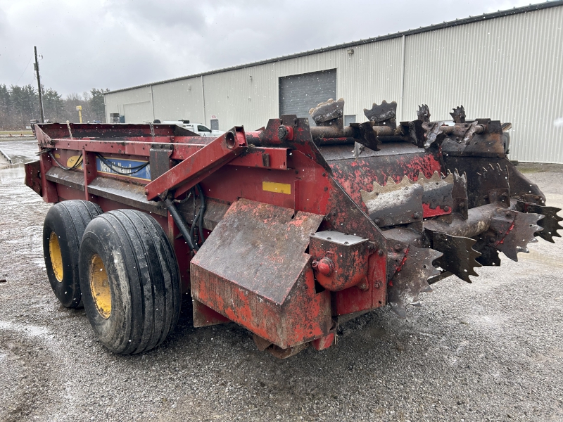 2012 NEW HOLLAND 195 MANURE SPREADER