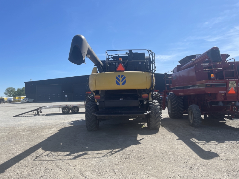 2008 NEW HOLLAND CR9060 COMBINE