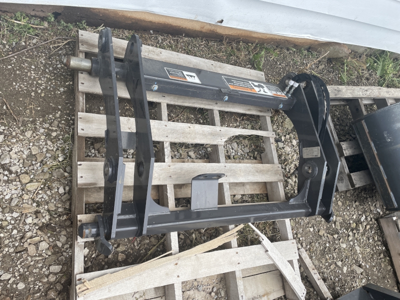 2026 CASE CONSTRUCTION HYRAULIC BACKHOE LOADER QUICK COUPLER