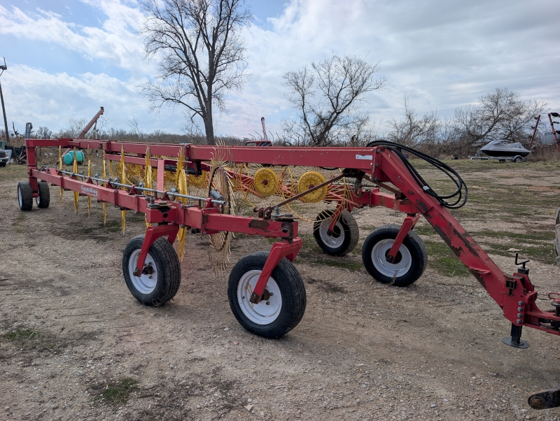 2010 FARM KING RFKS16 WHEEL RAKE