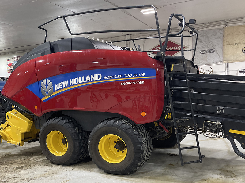 2017 NEW HOLLAND BB340R BIG SQUARE BALER