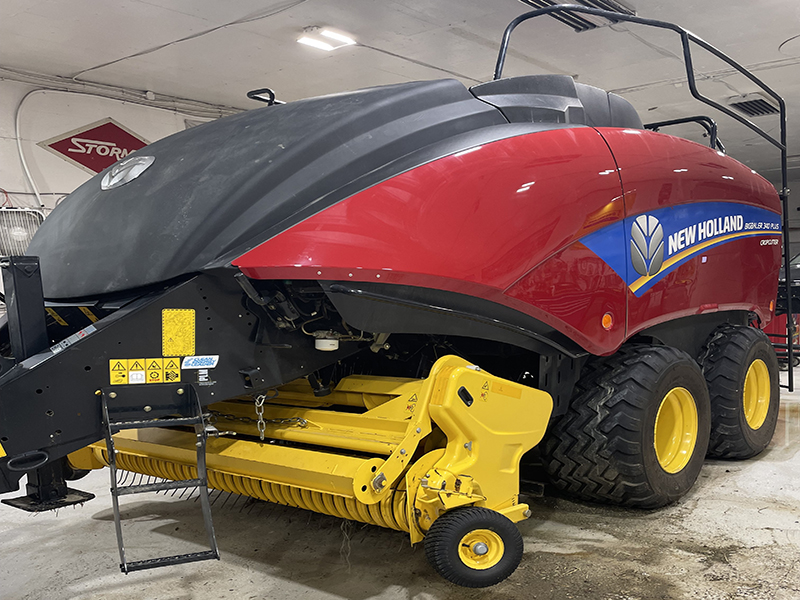 2017 NEW HOLLAND BB340R BIG SQUARE BALER