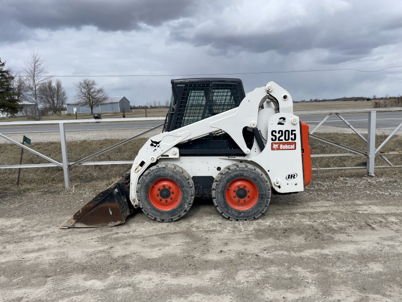 2011 BOBCAT S205 SKID STEER LOADER