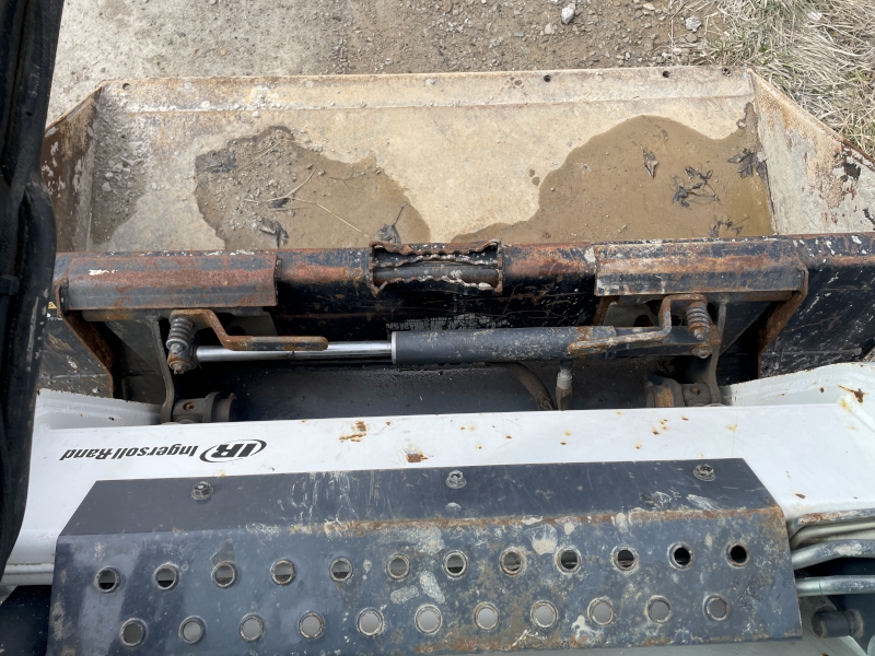 2011 BOBCAT S205 SKID STEER LOADER