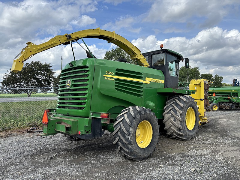 2008 JOHN DEERE 7350 FORAGE HARVESTER WITH HEADS