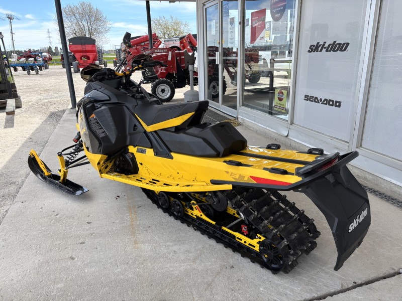 Snowmobiles  2025 SKI-DOO MXZ XRS 850 E-TEC SNOWMOBILE WITH SMART-SHOX AND TOUCHSCREEN Photo
