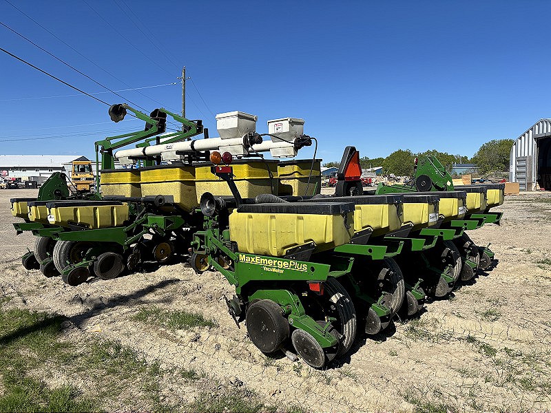 1996 JOHN DEERE 1770 CONSERVATION PLANTER