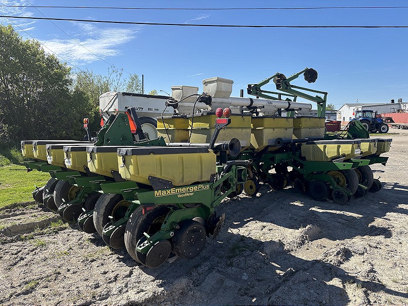 1996 JOHN DEERE 1770 CONSERVATION PLANTER