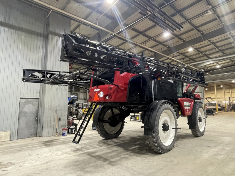 2022 MILLER NITRO 7310 SELF PROPELLED SPRAYER