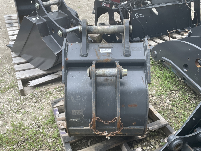 2019 CASE 24 INCH BACKHOE BUCKET