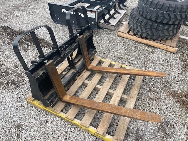 2024 HORST 5500 POUND PALLET FORK