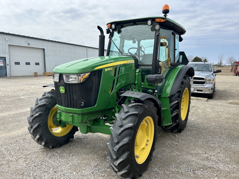 2019 JOHN DEERE 5090E TRACTOR