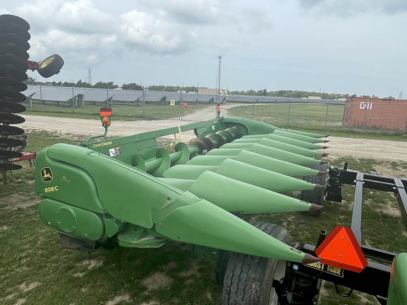 2009 JOHN DEERE 608C STALKMASTER CORN HEAD PACKAGE WITH CART