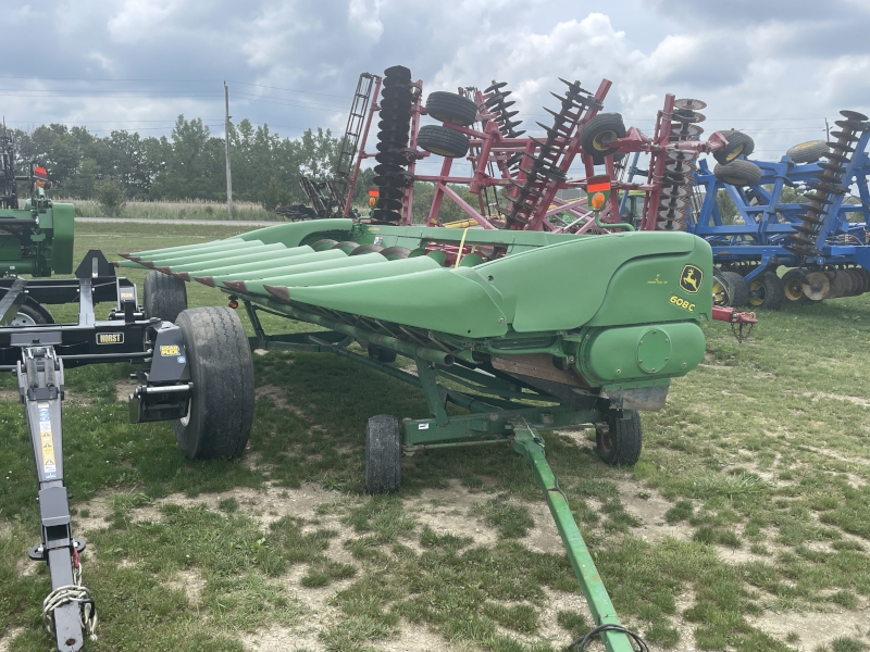 2009 JOHN DEERE 608C STALKMASTER CORN HEAD PACKAGE WITH CART