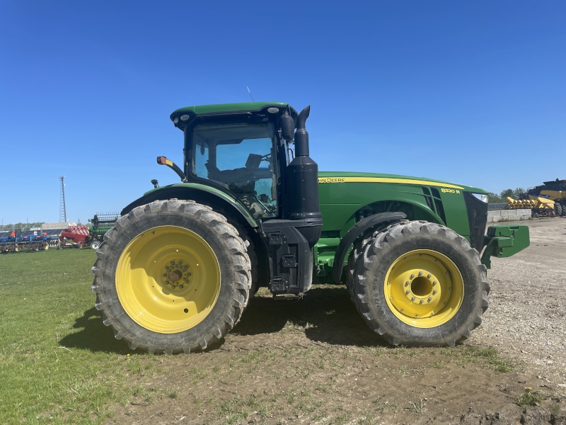 2017 JOHN DEERE 8320R TRACTOR